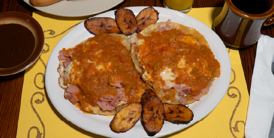 Huevos Motuleños de Rodeo Los Charros